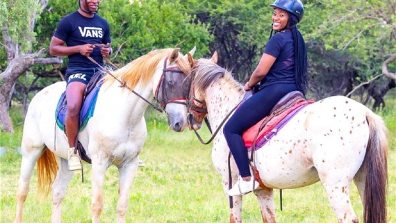 2 Hour Private Horse Riding Sunset Safari image 8