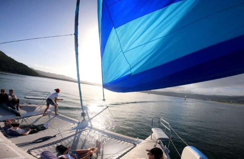 knysna lagoon, knysna lagoon boat cruises, catamaran cruises, sailing knysna, garden route boat tours, knysna boat tours, knysna lagoon boat tours