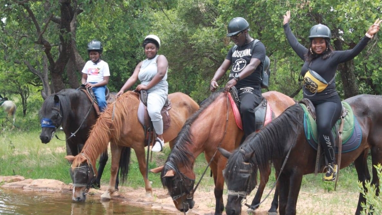 1 Hour Midday Breakaway Horse Ride Harties image 4