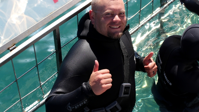 Shark Cage Diving Gansbaai with return transfer from Cape Town image 4