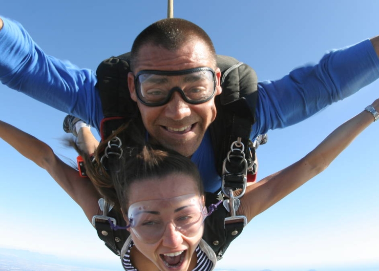 Tandem Skydive image 2