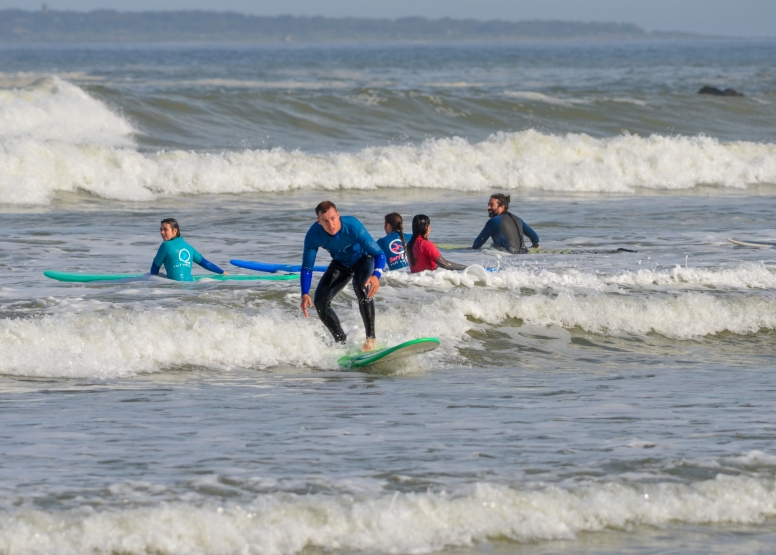 4 surf lessons x 1h30 minute image 2