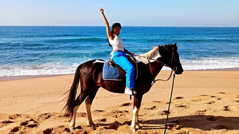 30 Minute Beach Horse Ride Ballito image 1