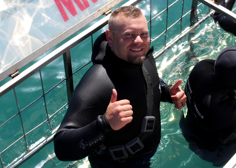 Shark Cage Diving Gansbaai with return transfer from Cape Town image 4