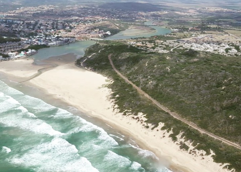 Helicopter scenic flight to Diaz Beach image 2